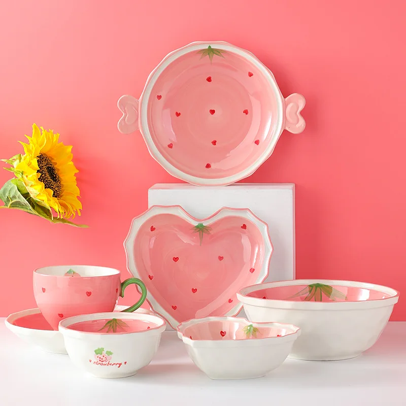 

Creative Household Noodle Soup Bowl Dishes Dishes Tableware Lovely Girl Heart Rice Bowl Strawberry Love Ceramic Bowls Spoon