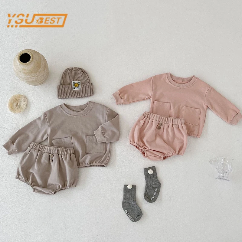 

Детский однотонный костюм из футболки с длинным рукавом и шортов