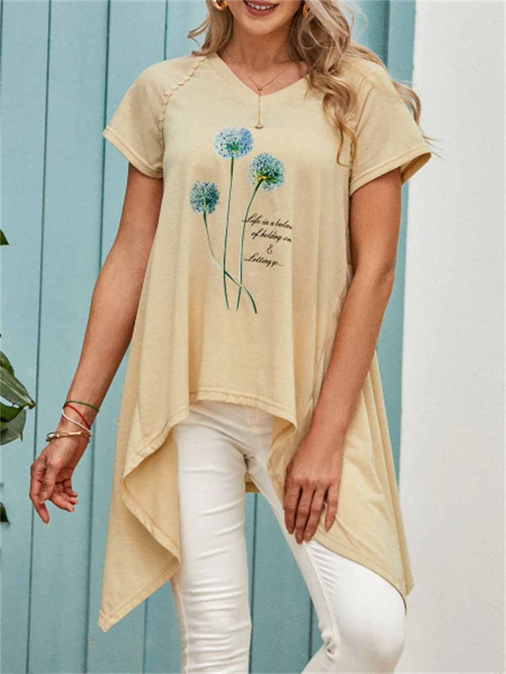 

Футболка женская с V-образным вырезом, коротким рукавом и асимметричным подолом