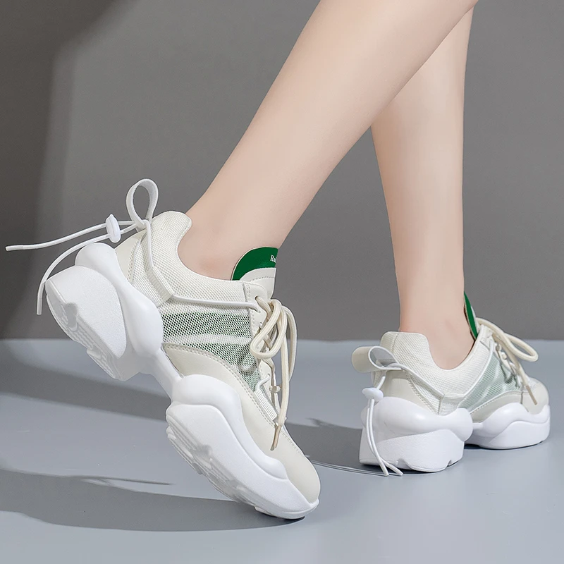 

Женские кроссовки, Новинка лета 2022, кожаные повседневные женские кроссовки на платформе, модная повседневная и удобная женская обувь на шну...