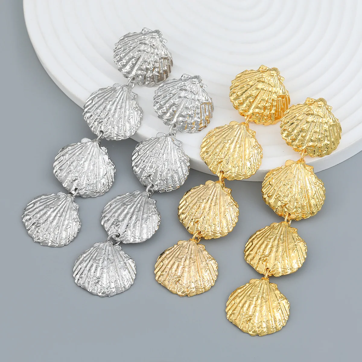 

2023 Trendy Brand Design Vintage Golden Shell-shaped Dangle Drop Earrings For Women Statement Long Metal Jewelry Brincos Gifts