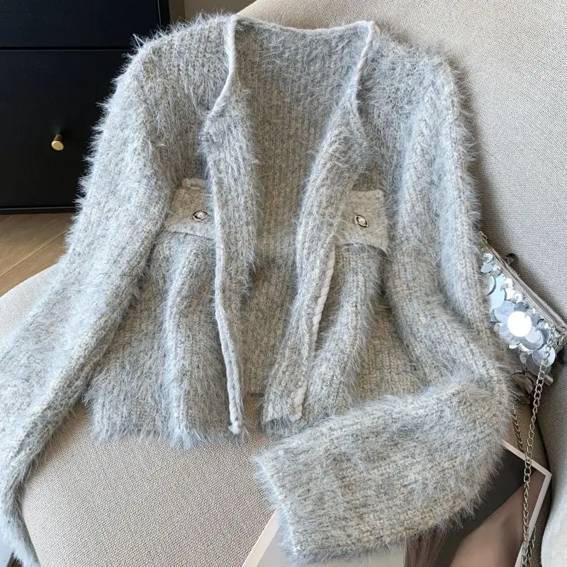 Тонкое пальто из искусственного меха во французском стиле женское зимнее 2025 года