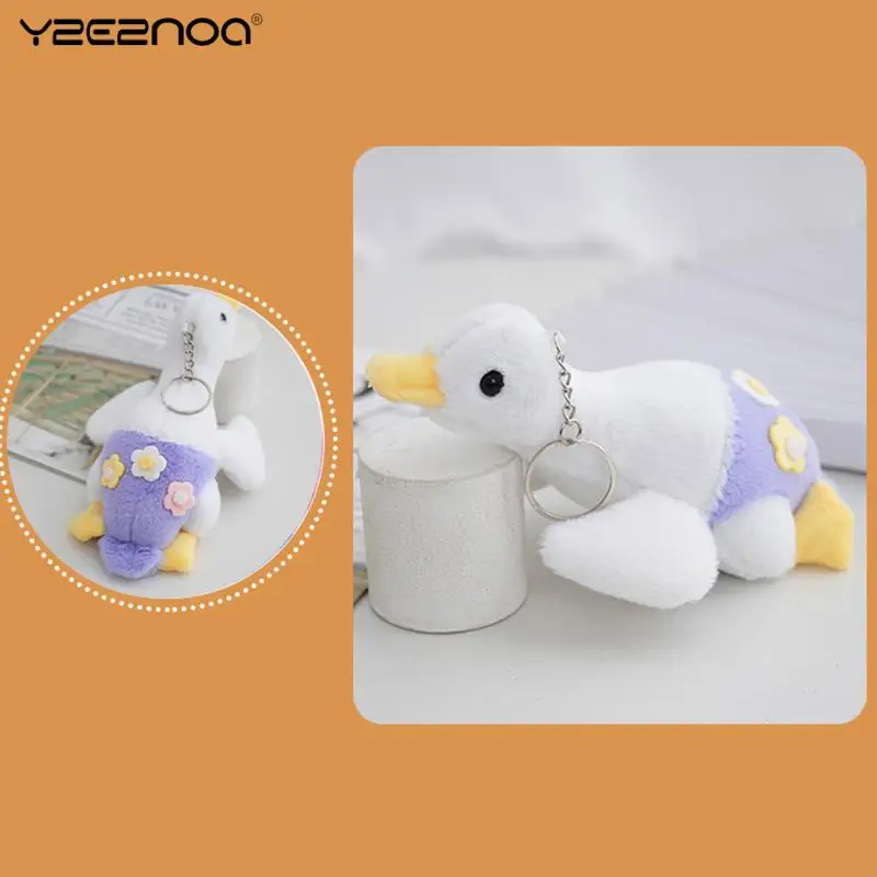 

Cute Goose Plush Toy Key Chain Flower Goose Doll Girl Heart Backpack Pendant Children's Gift Birthday Gift