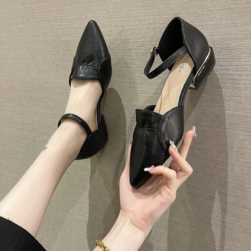 

Fashion Woman Gladiator Sandals Ladies Pointed Toe Shoes Female Summer Shoes Women Cross Straps Leather Buckle Flat Sandals