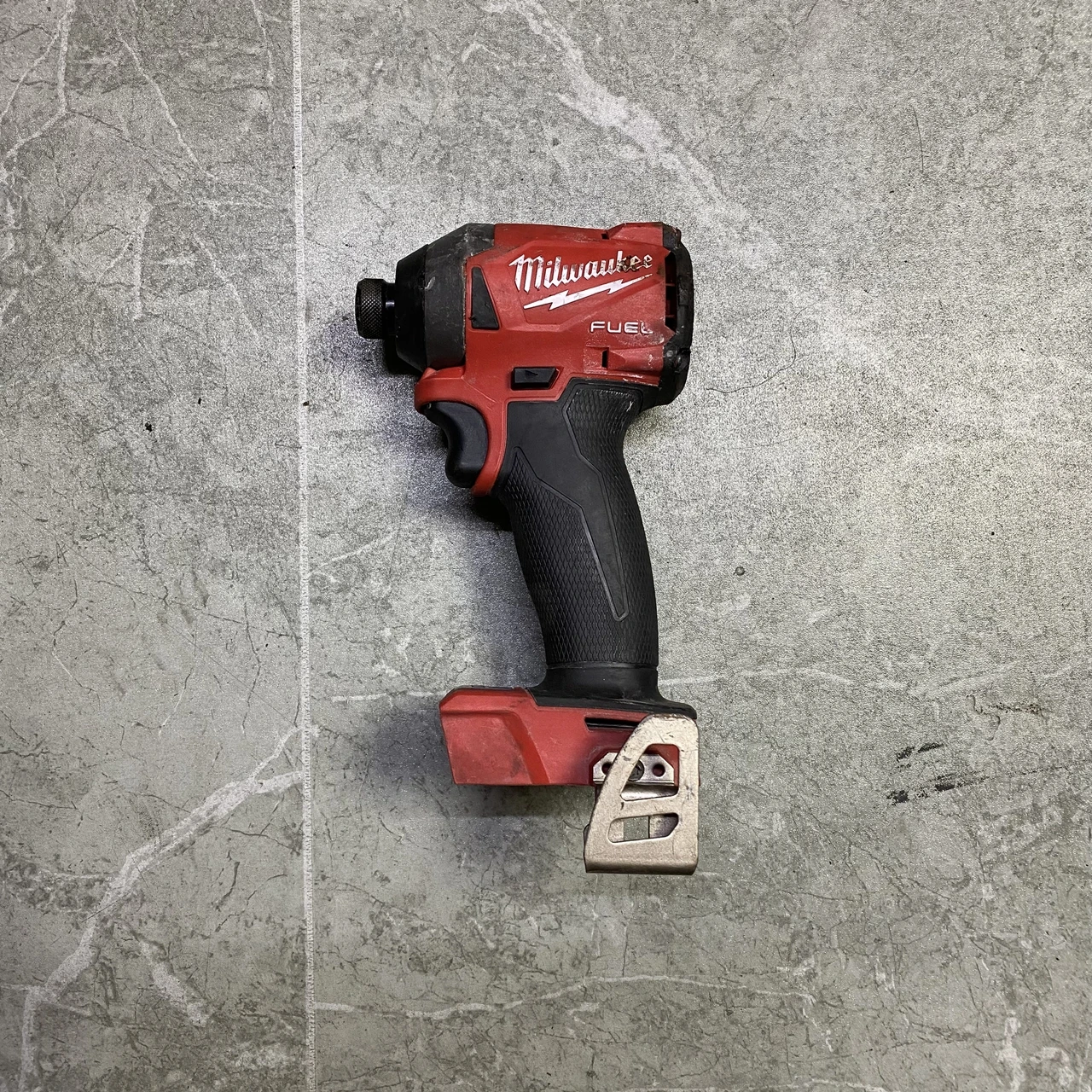 

Milwaukee M18 2853-20 FUEL беспроводной шуруповерт