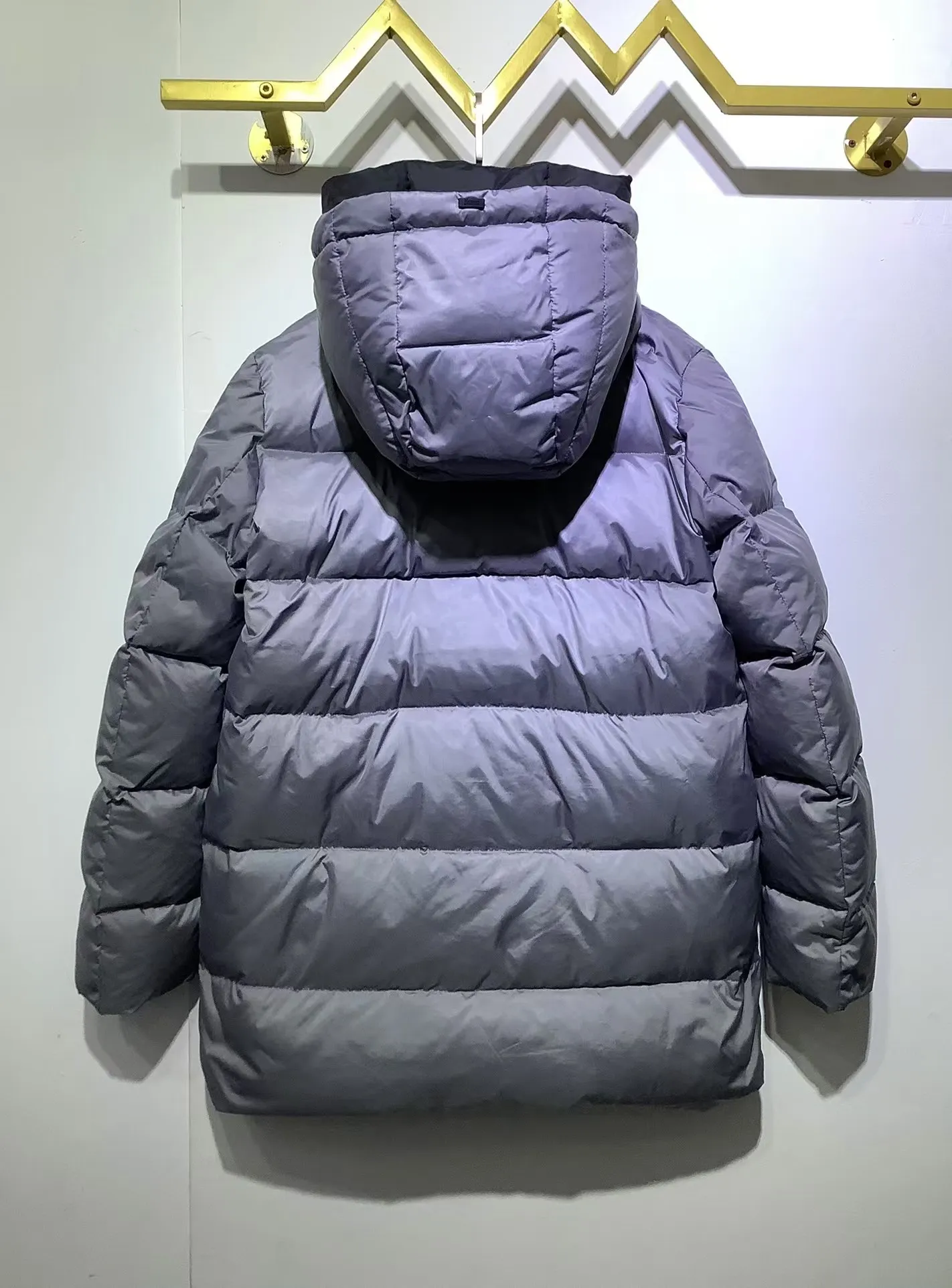 Привет новый однотонный толстый и теплый пуховик с капюшоном темпераментом