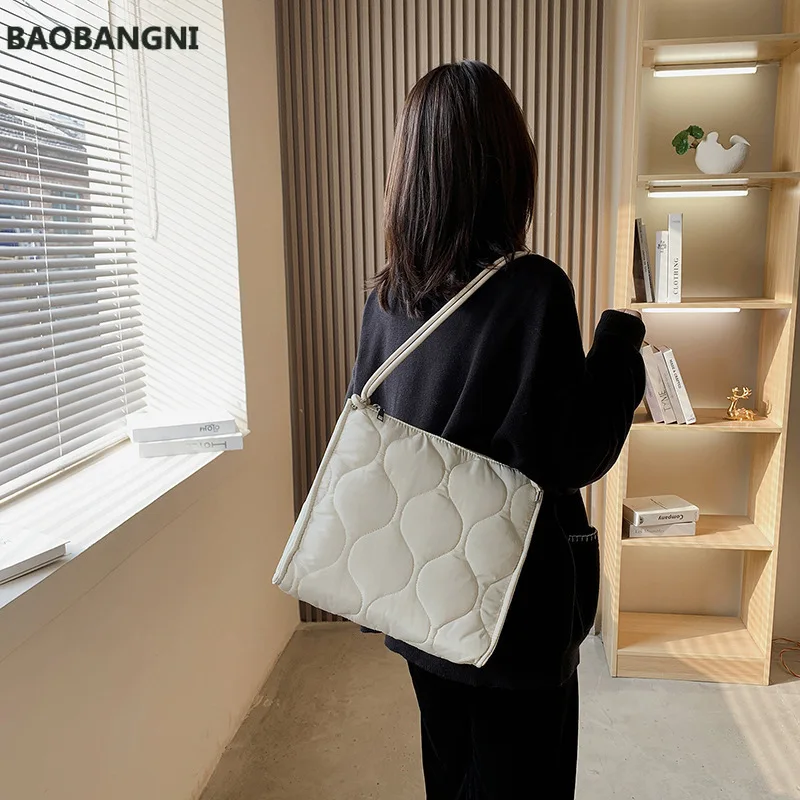 Fashion Tote Padded Handbags Designer Quilted Women Shoulder Bags Soft Trends Down Cotton Satchel Winter Purse