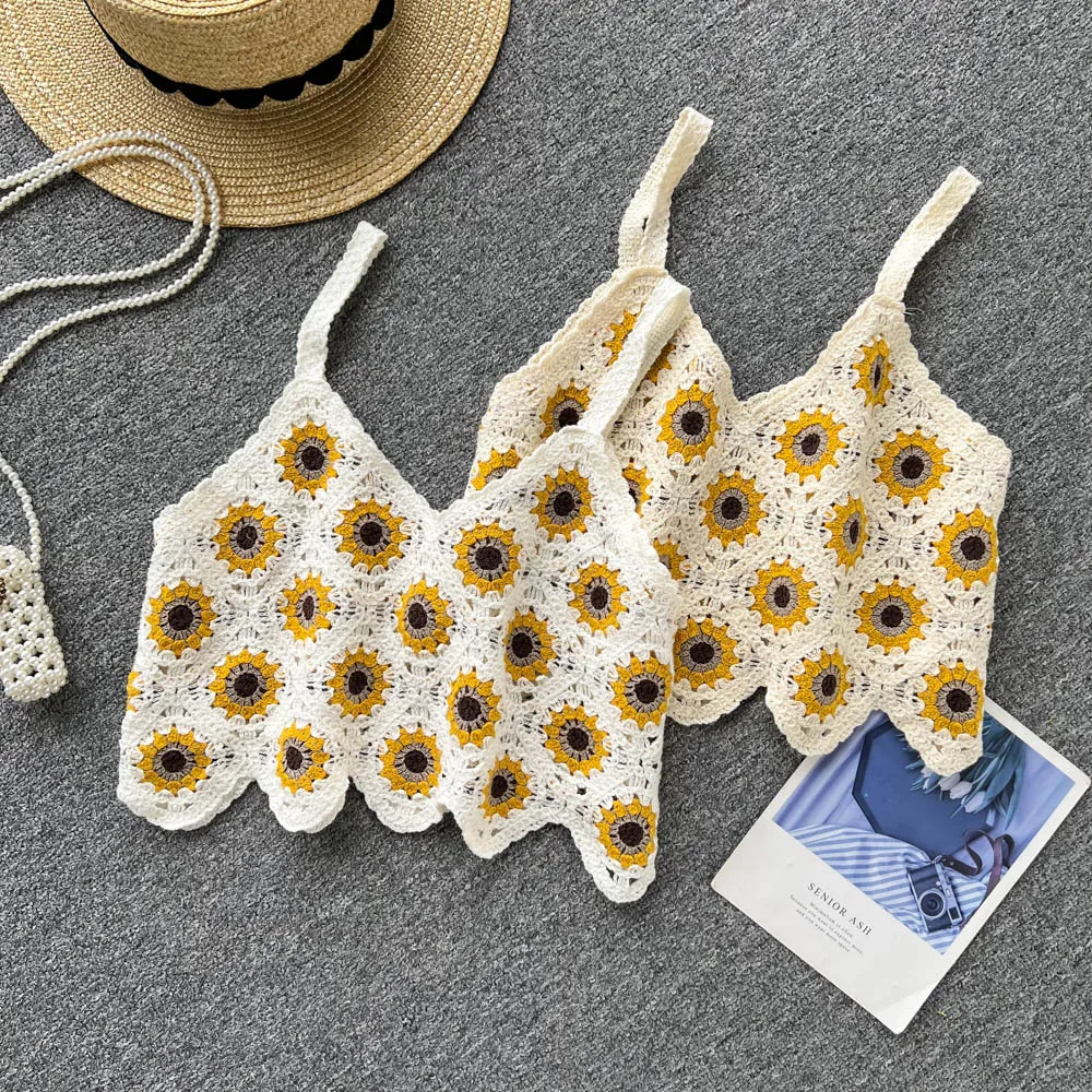 

2022 Summer New Seaside Vacation Style Hollow-out Contrast Color V-neck Knitted Camisole High Waist All-Matching Top