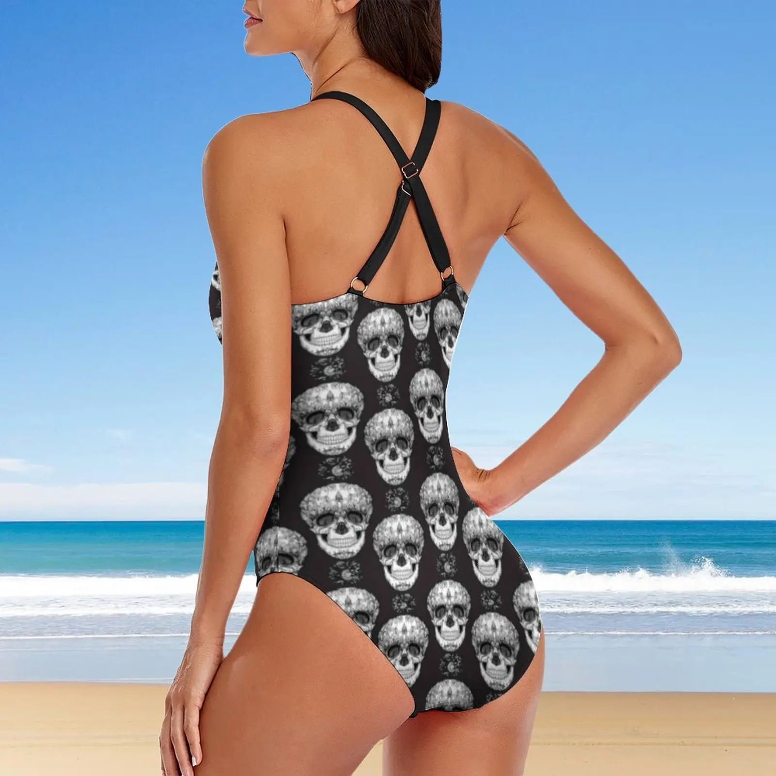 Женское боди с эффектом пуш-ап черный и белый цвет |