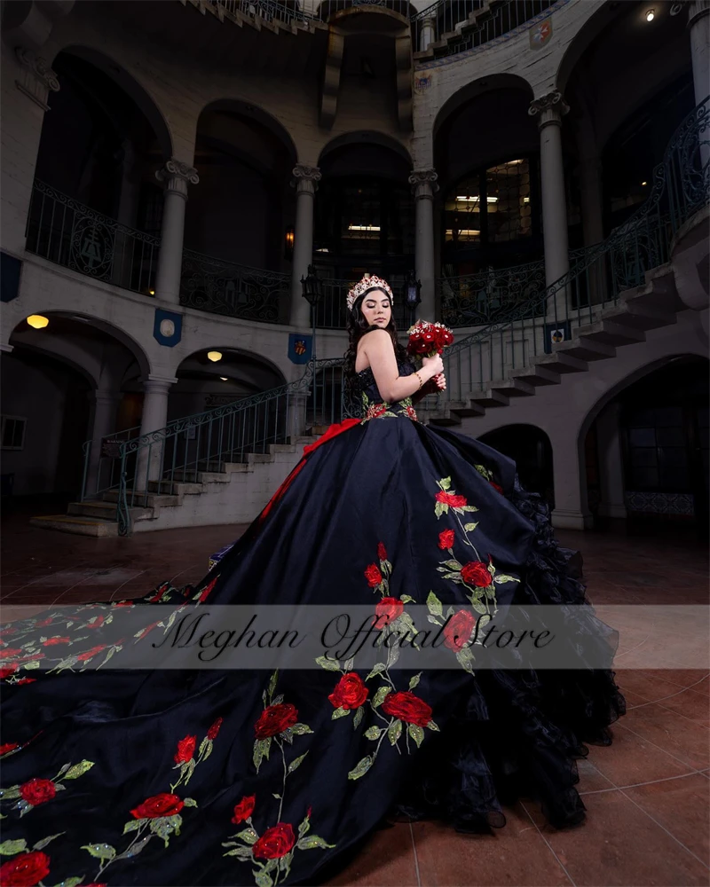Фото Черное милое платье Quinceanera 2024, платье для выпускного вечера с аппликацией, бальное платье с оборками, многоуровневое пышное роскошное сладкое платье 16 15 по индивидуальному заказу №1
