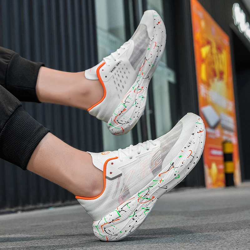 New  Running Shoes Spring Men And Women Flying Shadow Breathable Mesh Ultralight Carbon Board Outdoor Sports Large Size 38-45#