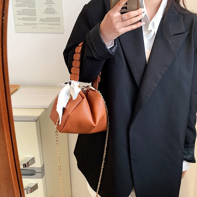

Simple Trendy Women's Handbag 2022 New Temperament Chain Shoulder Crossbody Bags with Decor bolsa marca lujo