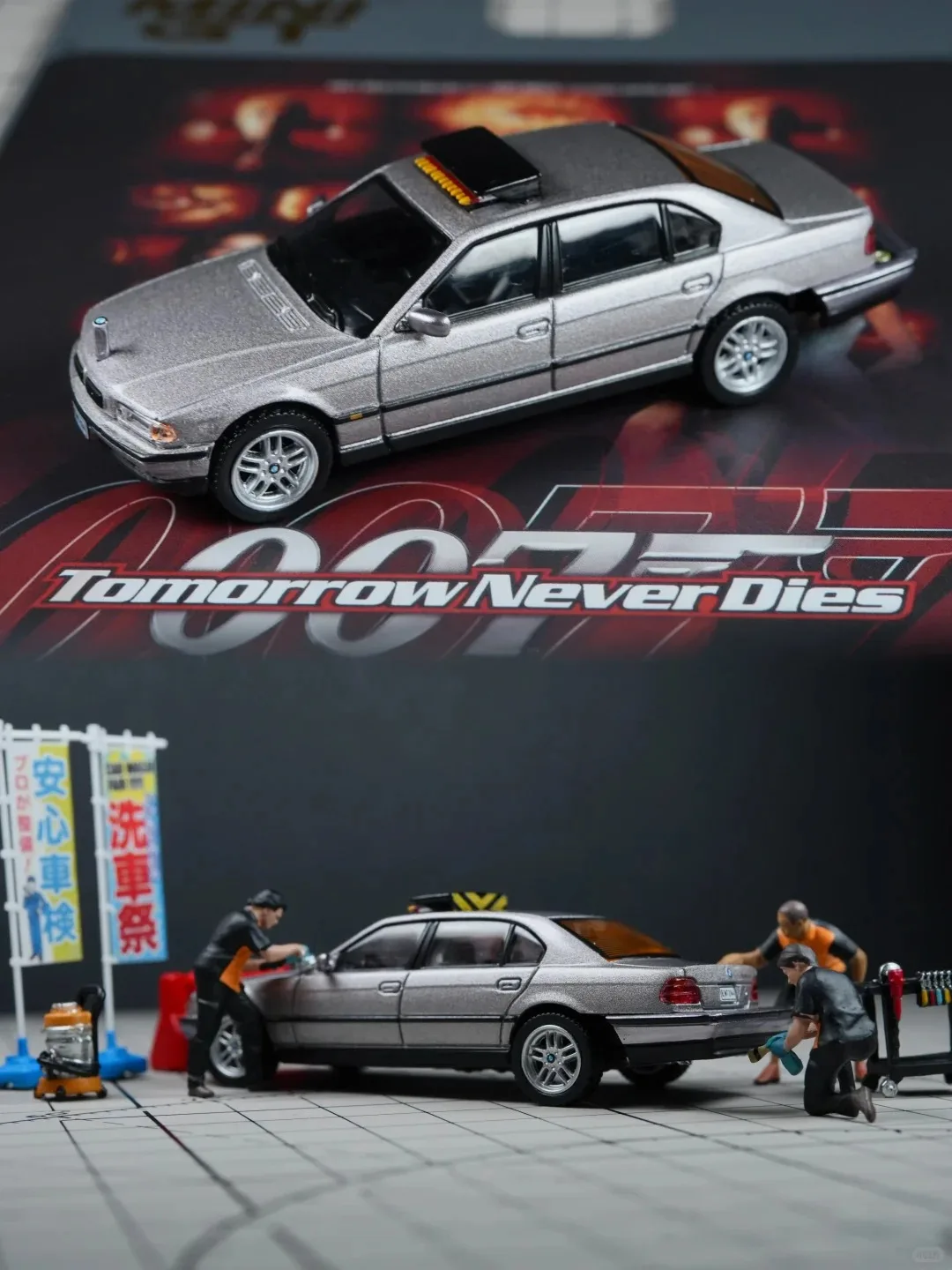Фото MINIGT MGT00902-007G 1/64 BMW 750LI Классическая супер-гоночная модель автомобиля, миниатюрная литая металлическая модель TSM, подарок для мальчика, свободные вращающиеся колеса №5