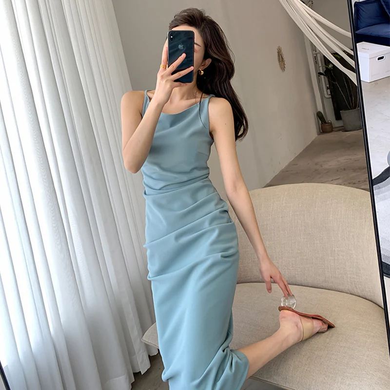 Новинка 2024 летняя одежда длинное приталенное платье на бретельках с эффектом