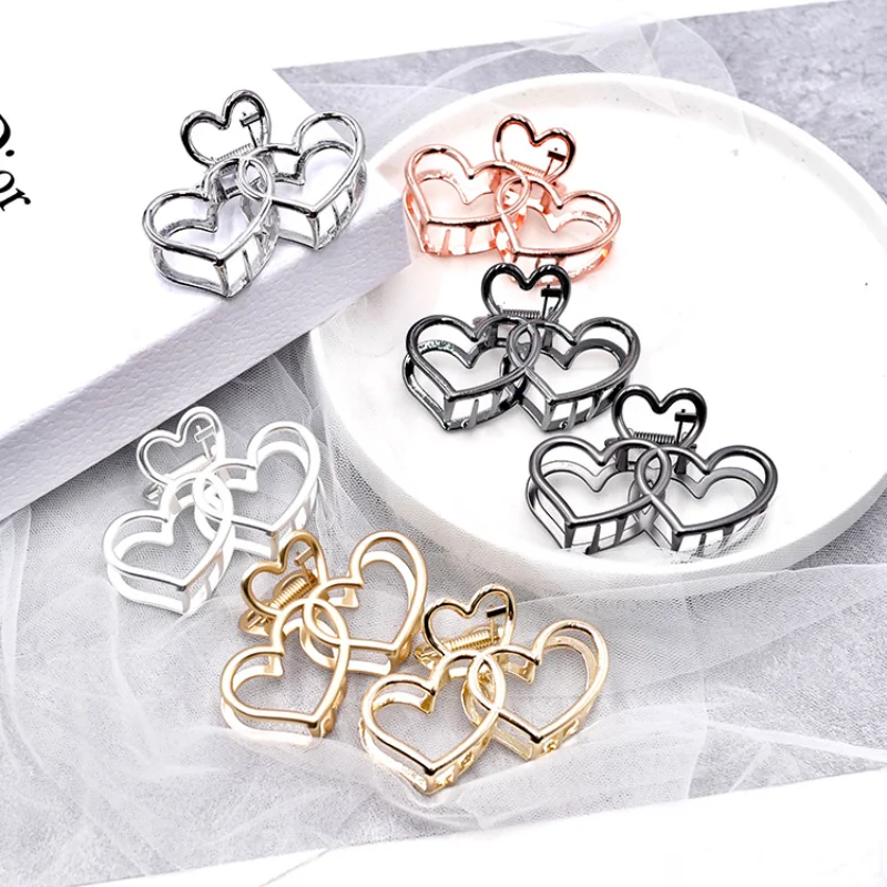 

Randomly New Women Elegant Gold Silver Hollow Geometric Metal Hair Claw Vintage Hair ClipsHairpin Fashion Hair Accessories