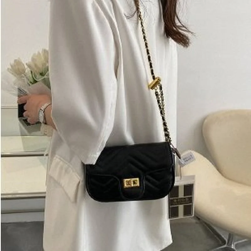 

Shoulder Bags Luxury Designer Handbag For Women 2022 Embroidery Thread Gold Chain Crossbody Bag Commuting Satchels Bolso Mujer