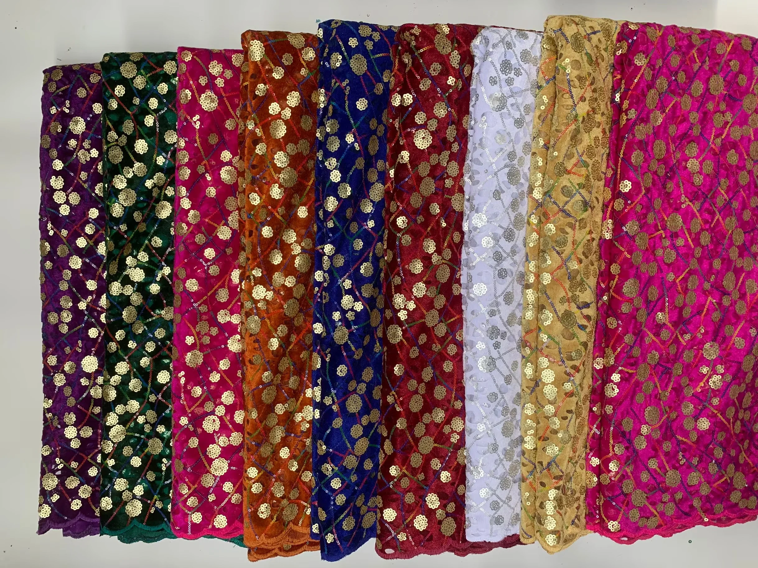 Сверкающая бархатная кружевная нигерийская ткань Asoebi с золотыми блестками 5