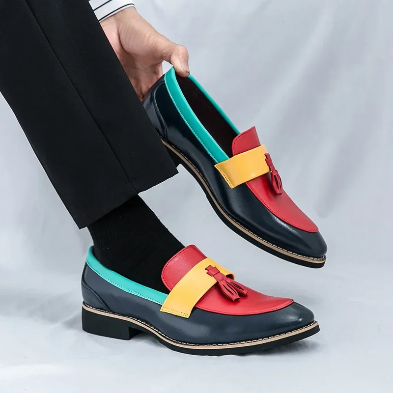 Модные разноцветные кожаные туфли мужские элегантные модельные с острым носком