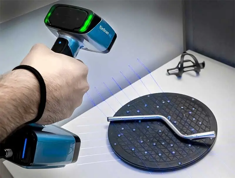 

aa Einscan HX RED Bundle Geomagic Essentials - Solid Edge Shining3d Edition Cas