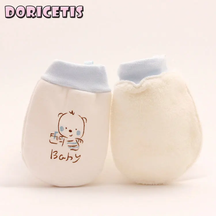 

Детские перчатки из чесаного хлопка, уличные теплые перчатки для защиты рук, милые варежки с мультяшным принтом и защитой от царапин на осен...