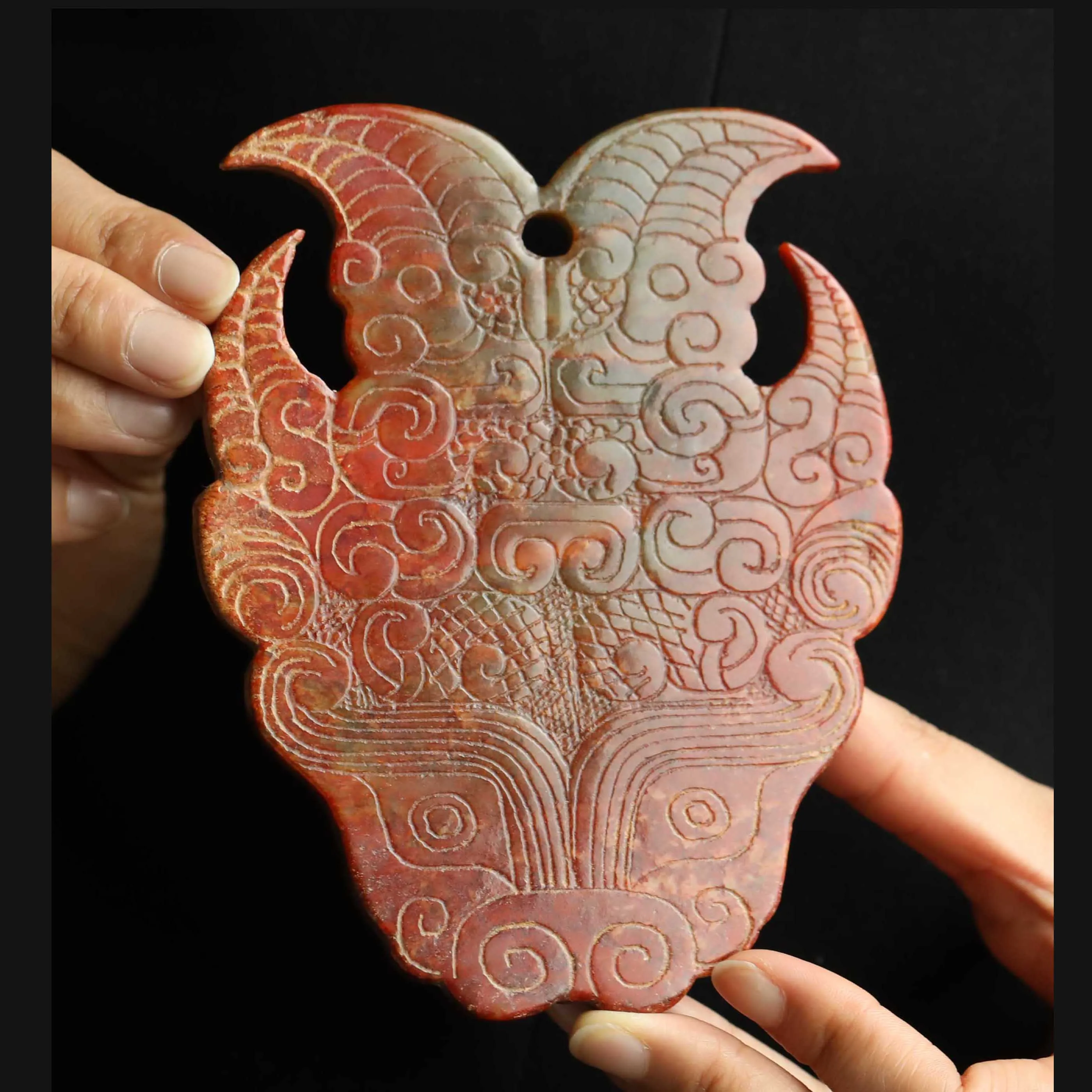 

Старая китайская натуральная Нефритовая ручная резная вырезанная статуя тарелка с драконом Bi f