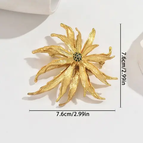 Золотая брошь с хризантемой из цинкового сплава