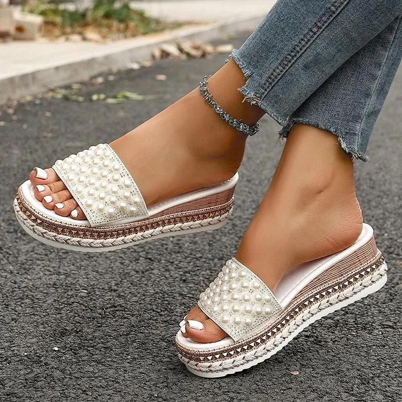 Фото Glanzende Kristallen Parel Тапочки на платформе Damesmode Klinknagel Decor Sleehak Sandalen Vrouw Zomer 2025л №5