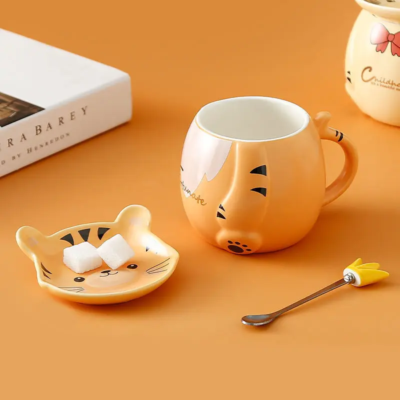 

Керамическая кофейная кружка 2022 450 мл с милым маленьким Тигром и ложкой, креативная ручная роспись, посуда для напитков, чашки для молока и чая, новые подарки