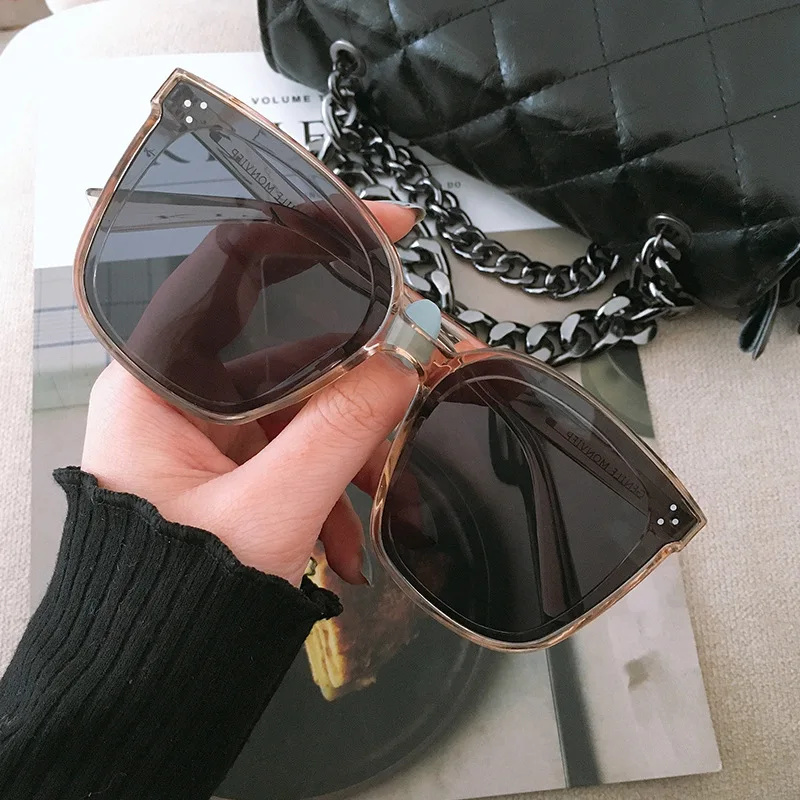 

New Style Sunglasses Fashion Personality Rivet Sunglasses Korean Style Men and Women Trendy Glasses Driving Glasses