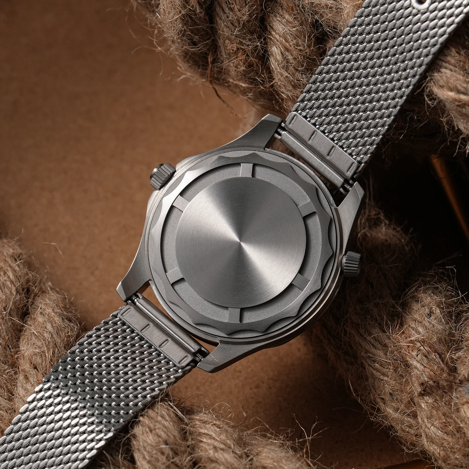 Фото Часы Watchdives, 42 мм, титановые часы для дайвинга NTTD VH31, кварцевый механизм с секундным циферблатом, водонепроницаемость 200 м, суперсветящиеся мужские часы №5