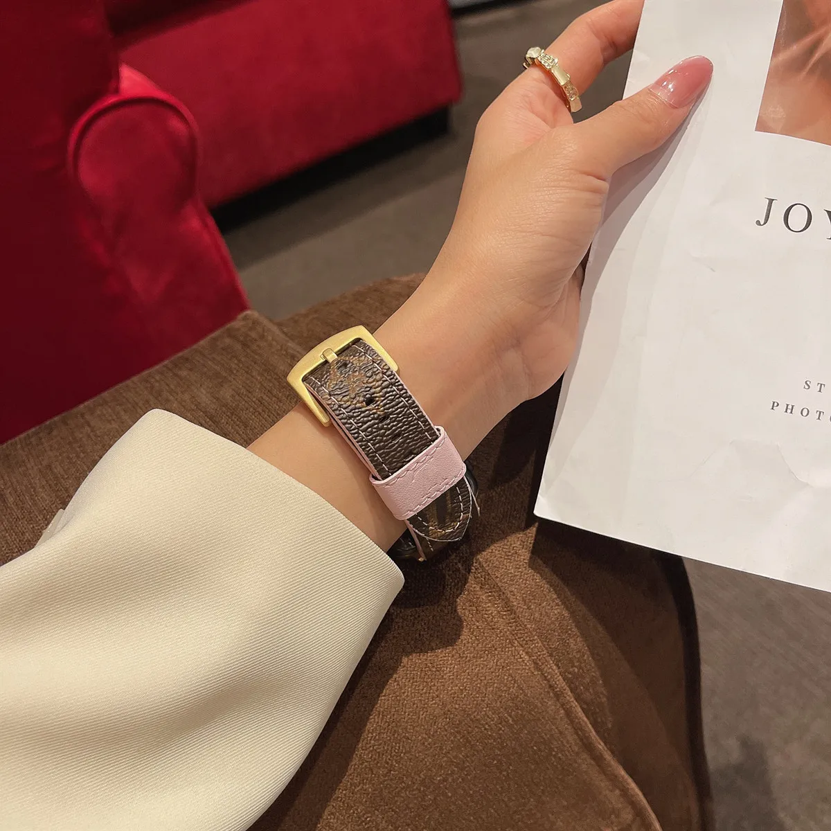 Apple Watch Band 38/40/41/42/44/45/49mm,Luxury Leather Apple Watch Replacement Strap for iWatch Series 8 7 6 5 4 3 2 1 SE Ultra