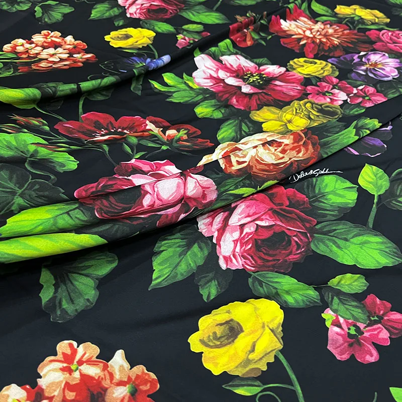 

Soft Polyester Satin Fabric Italian Brand Fashion Design Natural Poplin Cotton Flower Printed Black Fabric Cloth for Dress