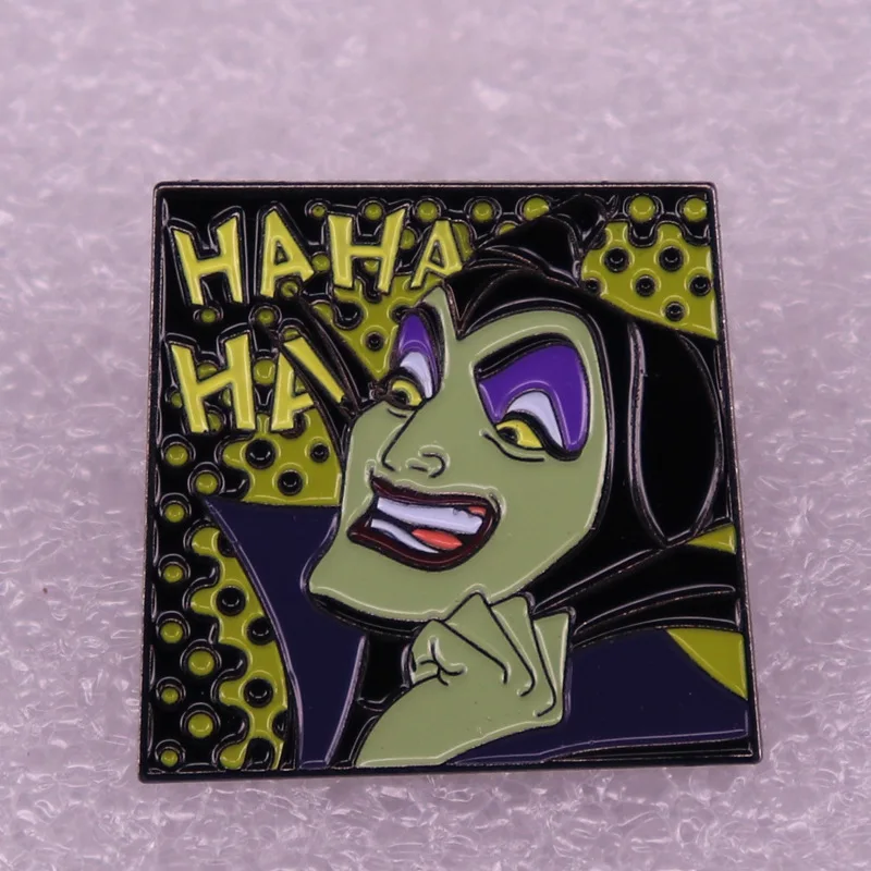 

Disney Maleficent Brooch Creative Cartoon Evil Queen Metal Badge Fairy Tales Villains Lapel Pins for Women Gifts