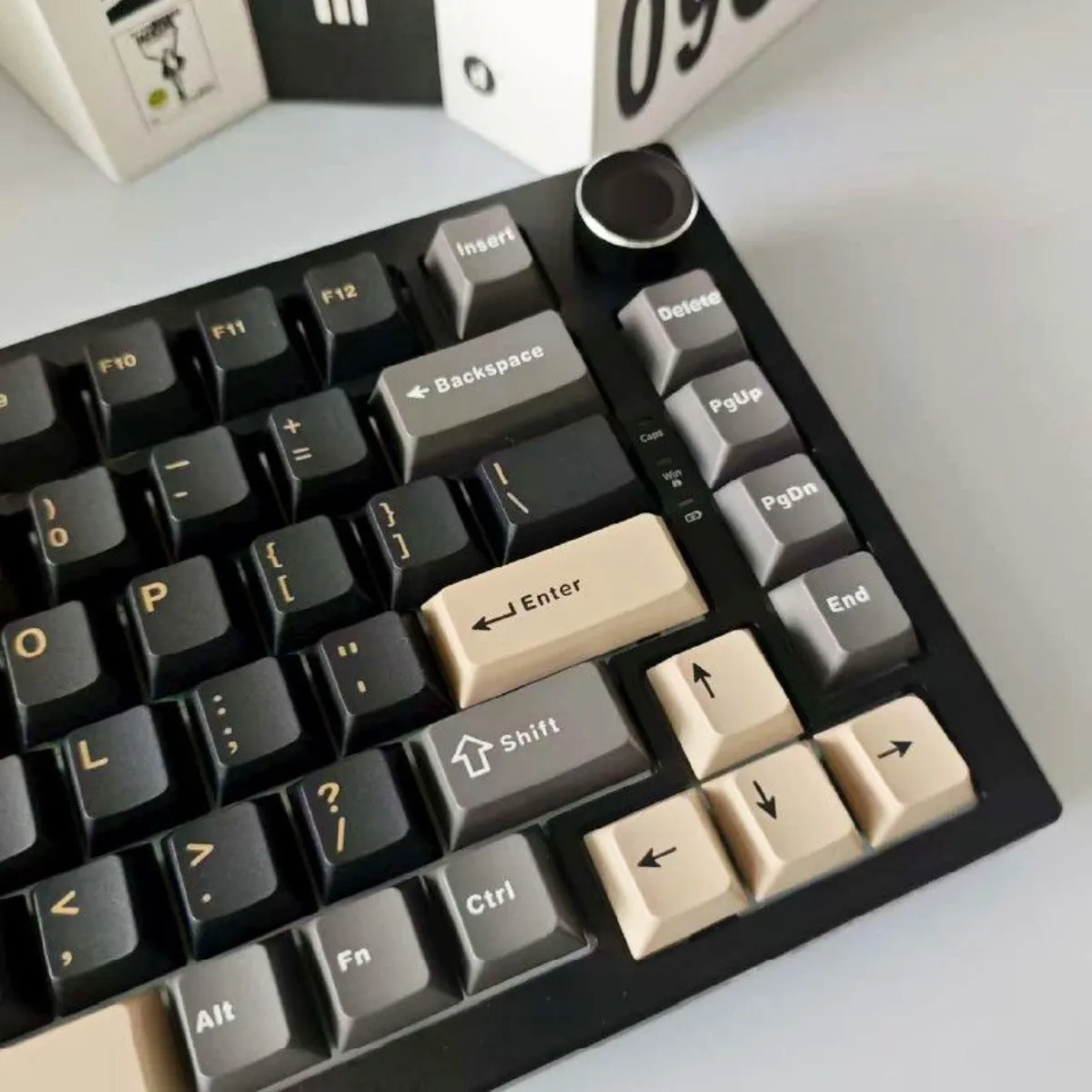 Фото Черные колпачки для клавиш Midnight Black, 126 клавиш, PBT, сублимационная печать, профиль Cherry, для игровой механической клавиатуры №4