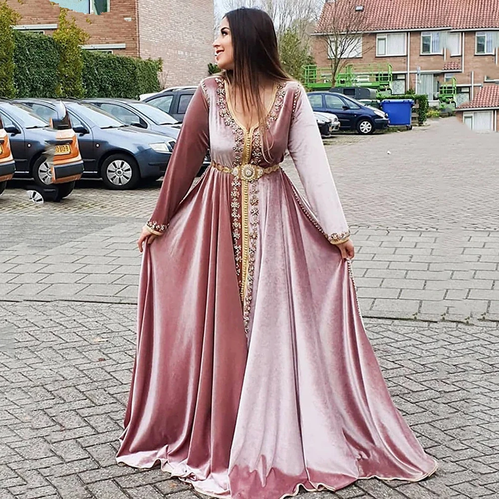 

Vintage Moroccan Caftans Pink Evening Dresses Long Sleeve Party Dress with Beading Velvet A-Line Robe De Soiree Formal Gown 2022
