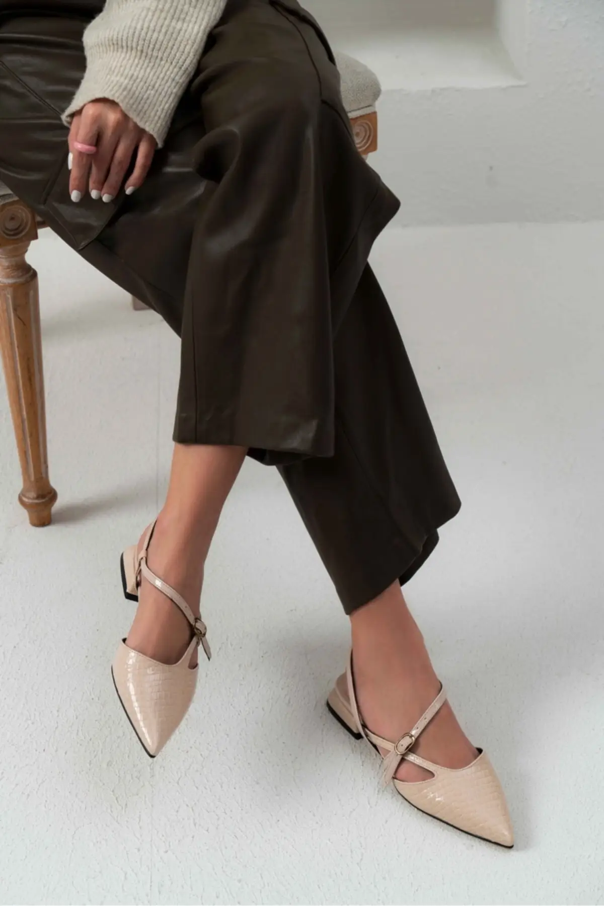 

Women Flats Shoes Adrian Beige Patent Leather Short Belt Detail Sandals Fashion Flats Casual Shoes