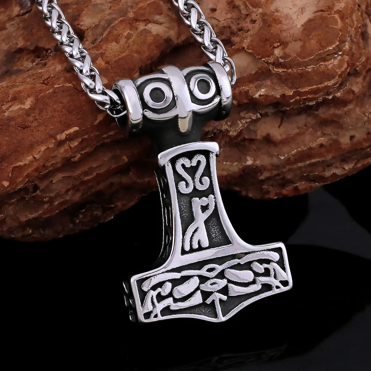 

Men's Retro Quake Viking Necklace Odin Stainless Steel Amulet Pendant Jewelry Fashion Wholesale Jewelry Factory Charm Chain