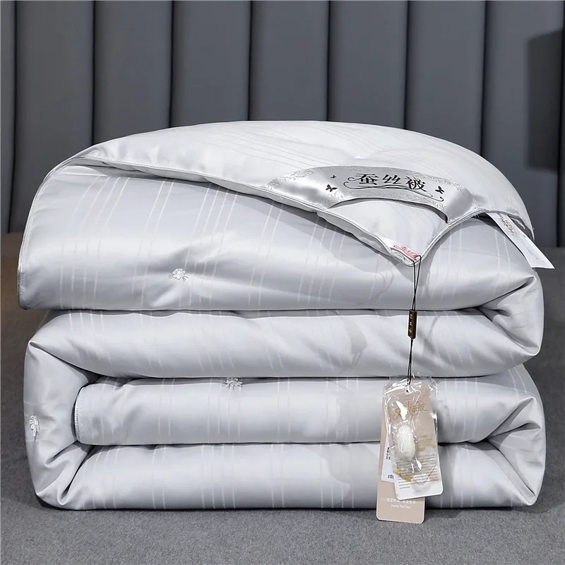 

Шелковое стеганое одеяло