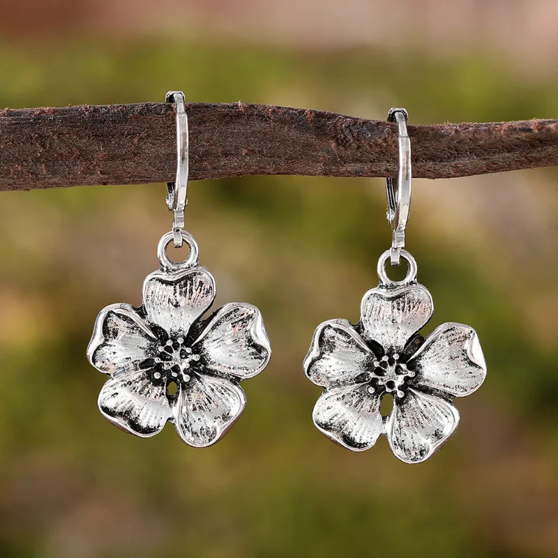 Винтажные серебряные металлические серьги в форме цветка для женщин простые