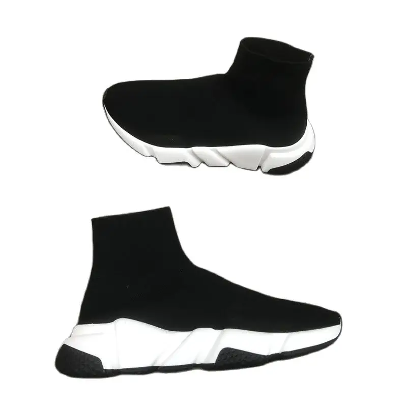 

The new sneakers adopt a sock like silhouette design to present a modern and cool effect, which is a model of cool urban style s