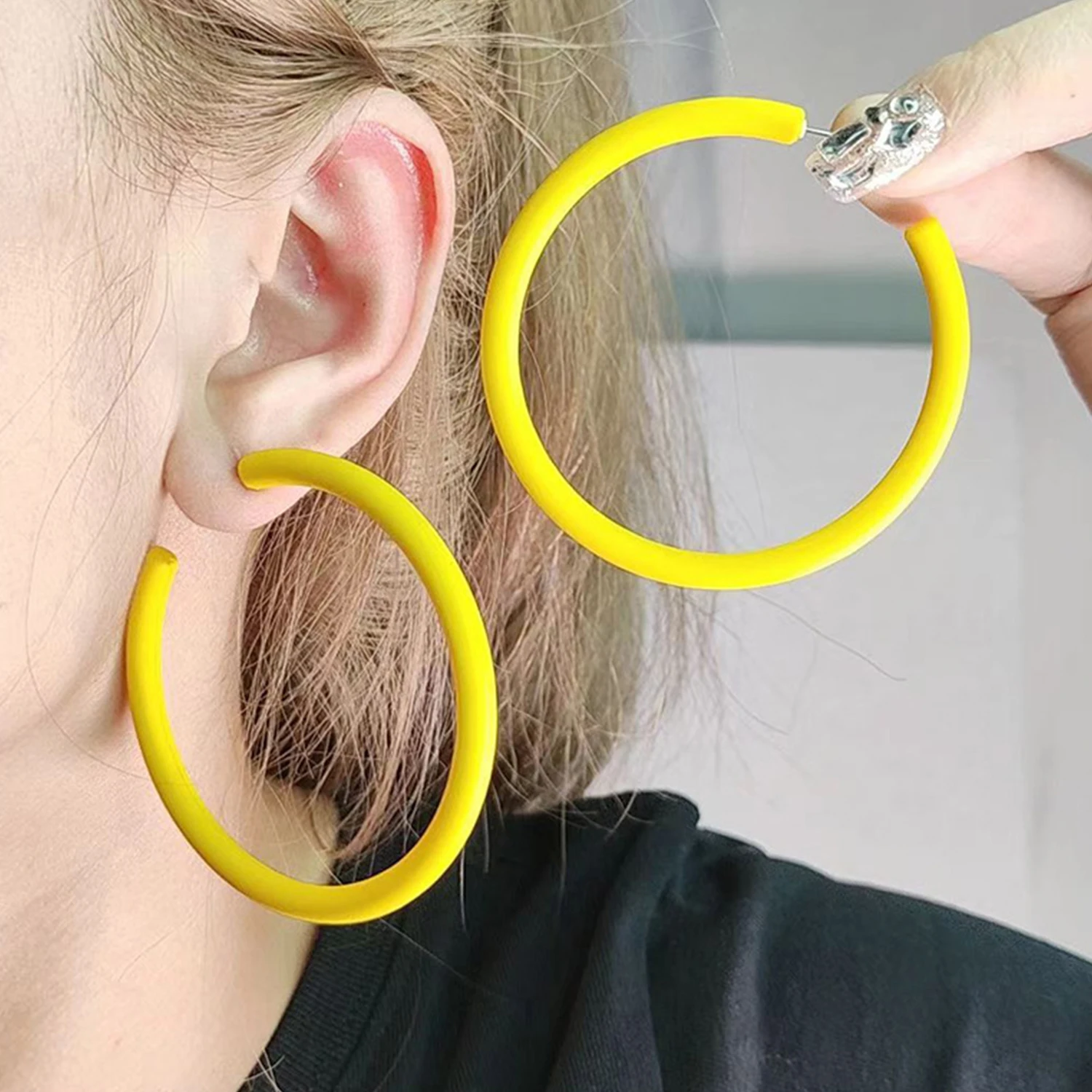 2024 модные большие круглые серьги-кольца ярких цветов 6 3 см для женщин и девушек