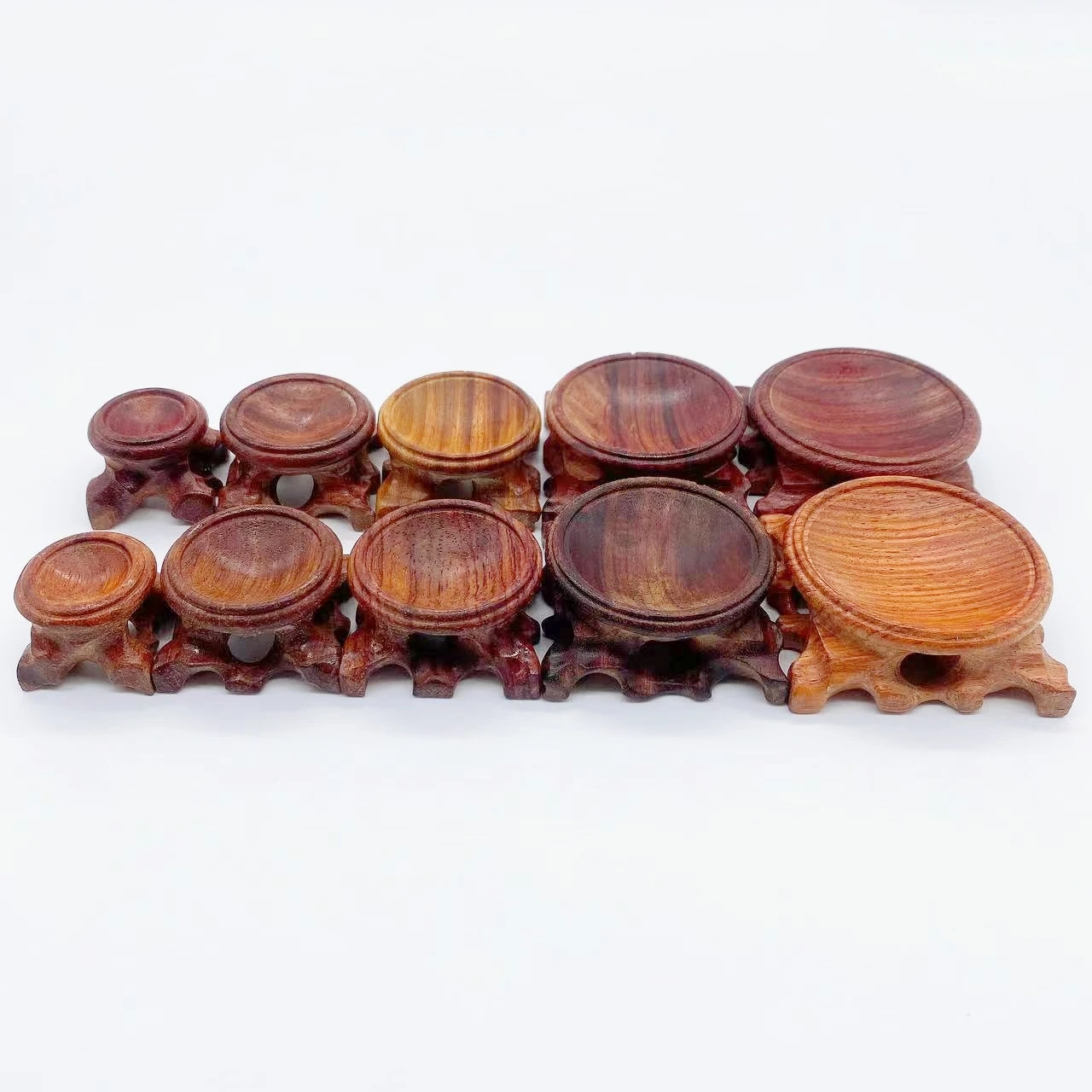 

Деревянная подставка с хрустальным шариком