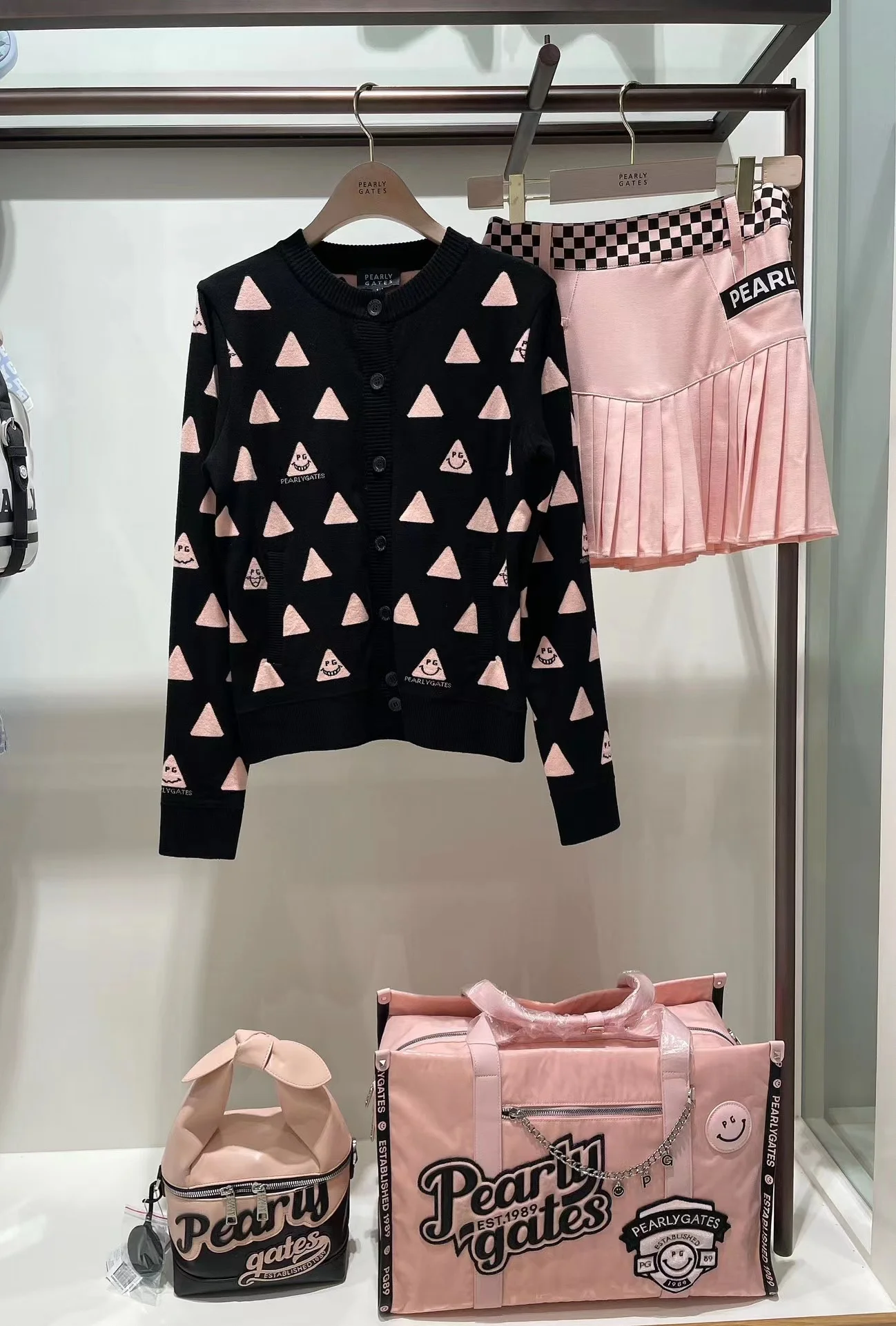 

New autumn winter golf short skirt for women ladies golf wear pleated sports tennis golf skirt with short pants inside cute