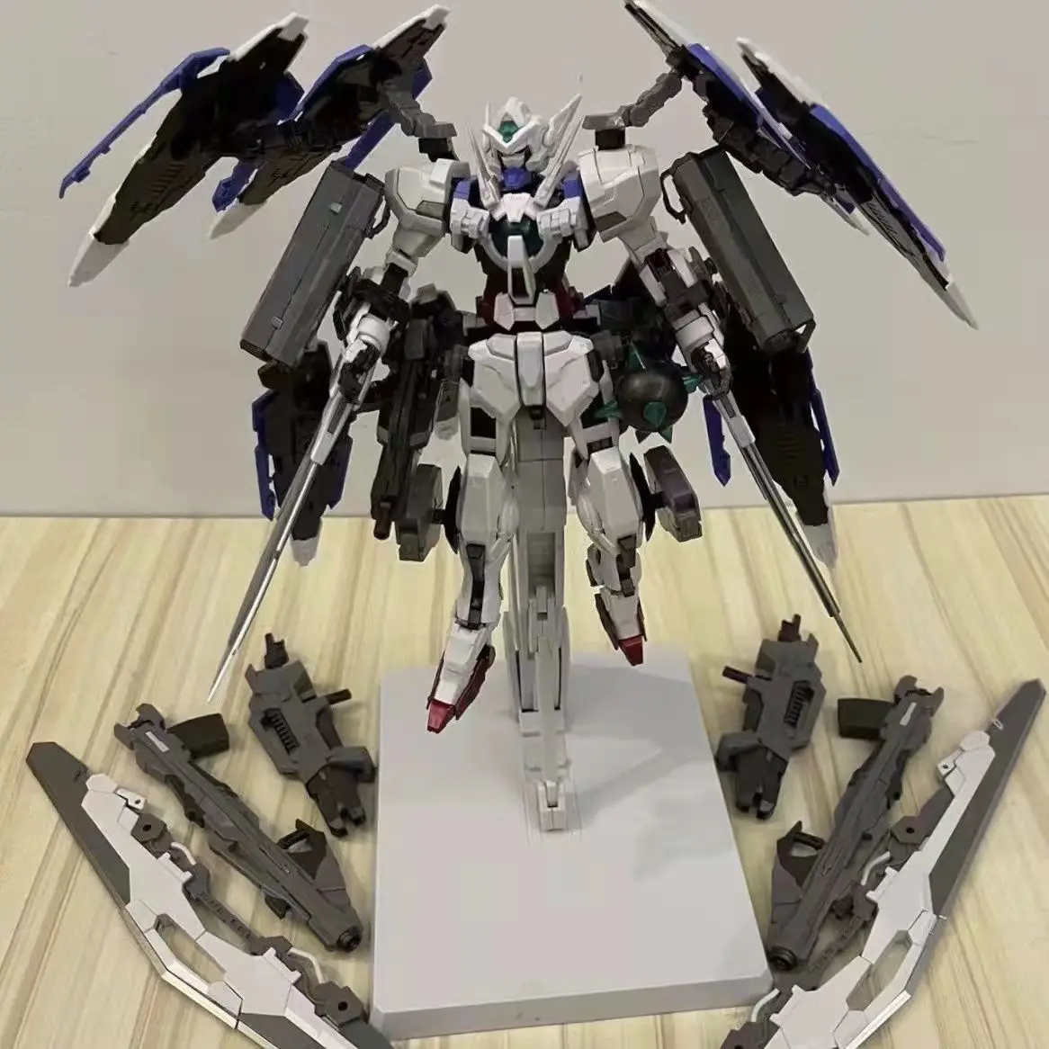 

DABAN 8816A MG 1/100 Astraea Type-F White Assembly Model Anime Action Robot Toy Figure