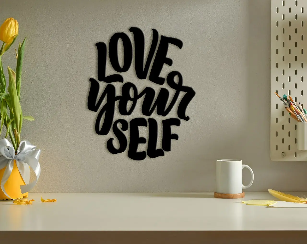 

BK Home надпись «Love Yourself», деревянная стена