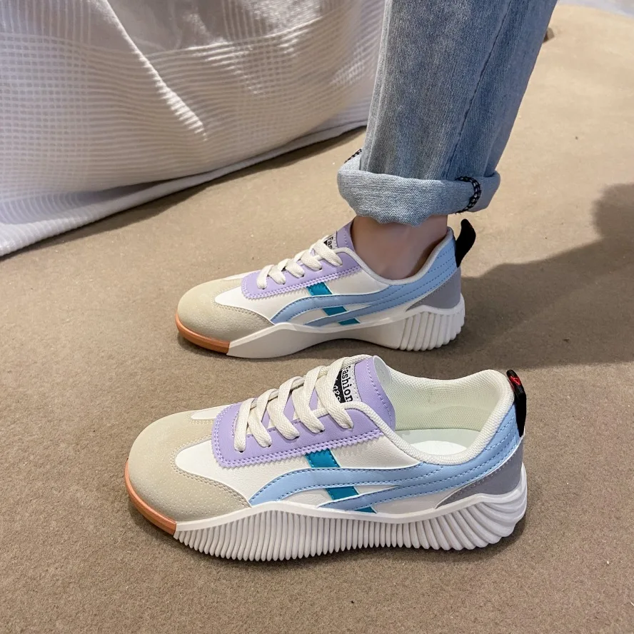 Small White Shoes for Women 2023 Spring Flat Bottom Breathable Casual Student Board Shoes for Women Running Shoes