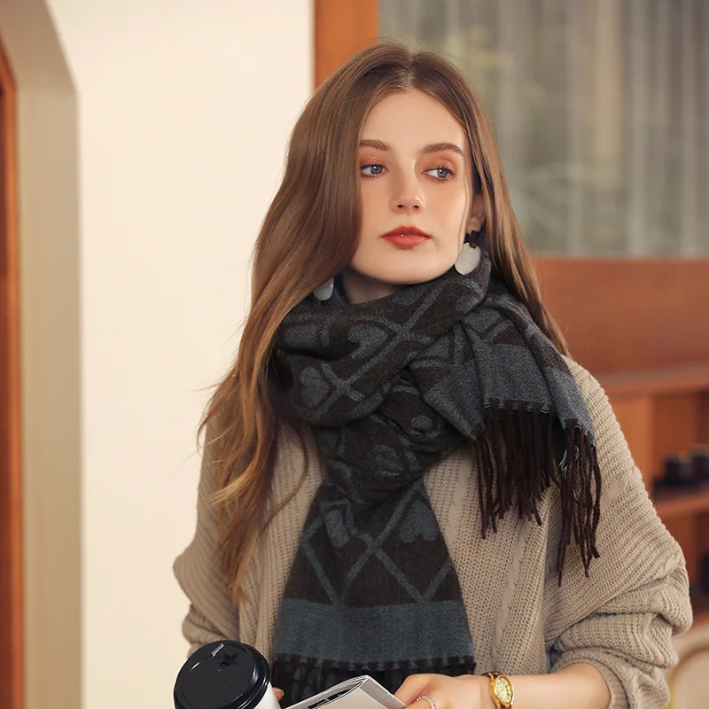 

HUISHI Luxurious Design Scarf For Women Classic Black Love Grid Shawls Autumn Winter Fashion Tassel Printing Warm Scarves