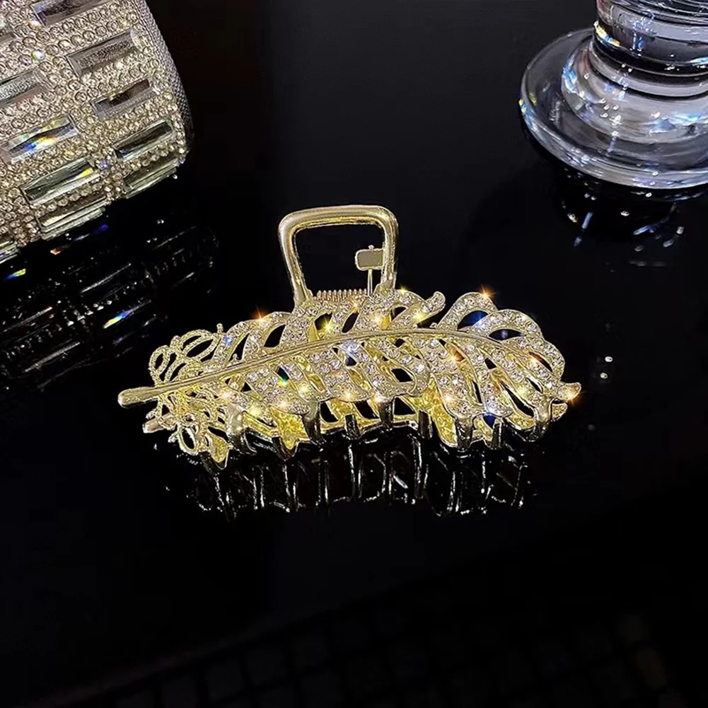 

Korea INS Bright Gold Leaves Geometric Hairpin Rhinestones Grab Clip Pearl Hair Claw Woman Girls Styling Barrette Headdress