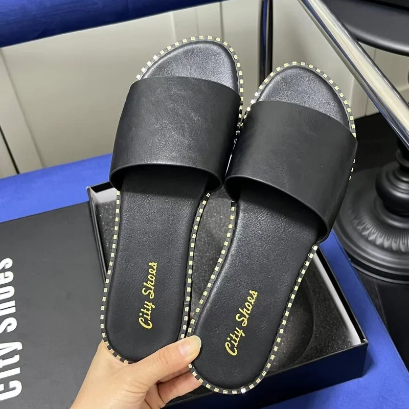 2023 New Summer Internet Popular Versatile Popular Flat Bottom Beach Women's Shoes French Sandals and Slippers
