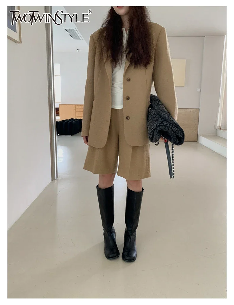 TWOTWINSTYLE коричневый шерстяной пиджак для женщин с зубчатым воротником и длинными